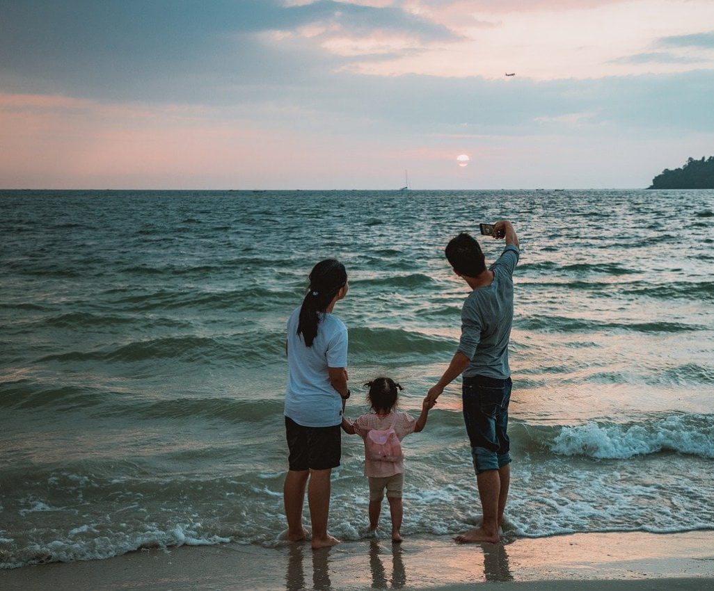 selfie, beach, family